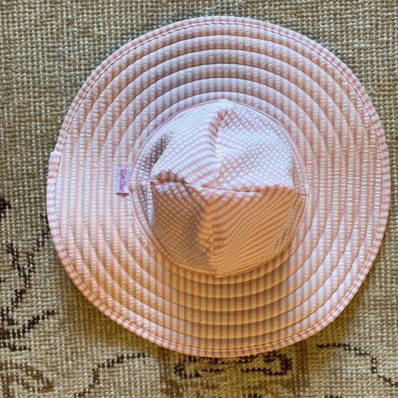 Ruffle butt pink and white infant hat - Picture 3 of 9